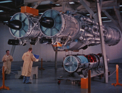 XMA-1 (top) compared to the conventional J-79 chemical engine at GE's Evandale facility